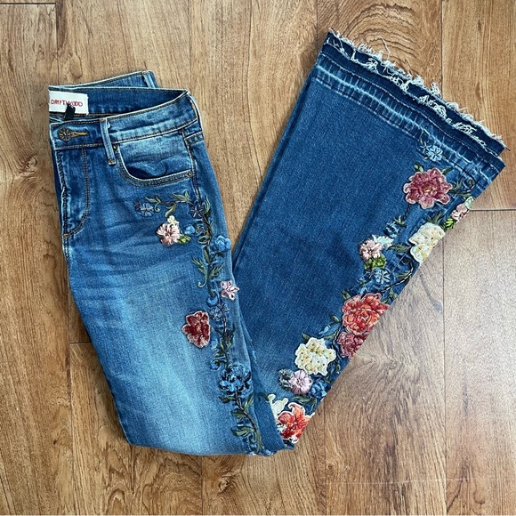 DRIFTWOOD Denim - DRIFTWOOD Farrah Embroidery Floral Flare Jean Size 26